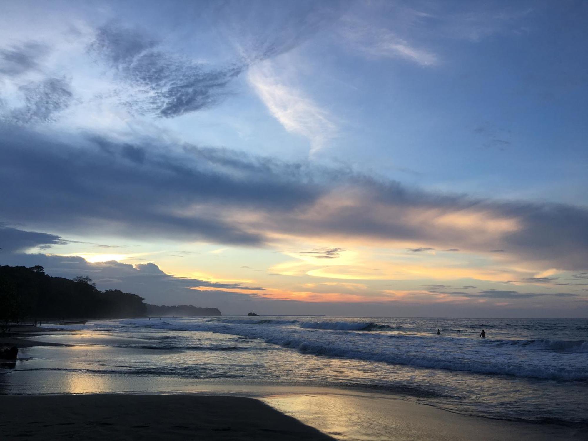 Le Cameleon Boutique Hotel Puerto Viejo de Talamanca Bagian luar foto